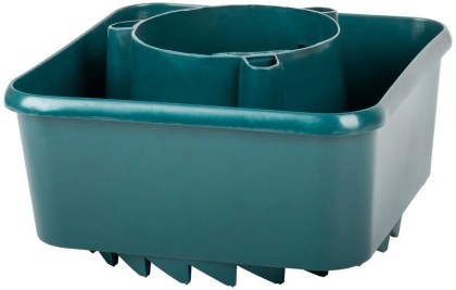 8446